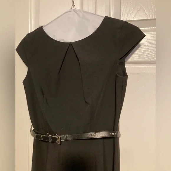 Little black dress, skater style - Picture 2 of 10